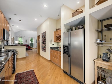 1830 W Huron St unit 2, Chicago, IL 60622 - photo 6