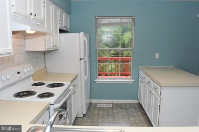 306 Moseby Ct, Manassas Park, VA 20111 - photo 6