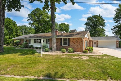 1505 Hickory Hill Dr, Effingham, IL 62401 - photo 2