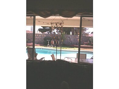 336 Roslyn Dr, Horizon City, TX 79928 - photo 4