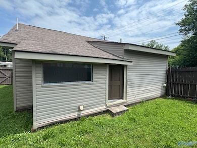 1226 Rison Ave NE, Huntsville, AL 35801 - photo 2