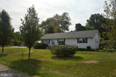 3318 Riverview Dr, Colonial Beach, VA 22443 - photo 4