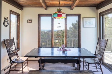 DiningArea (1 of 1)
