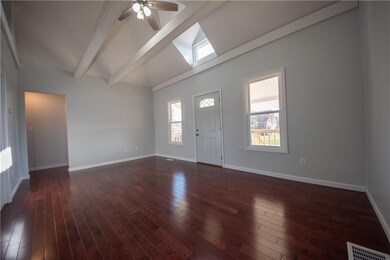 1522 19th St, Columbus, IN 47201 - photo 3