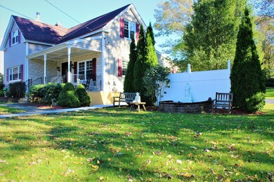 98 Sunderland Rd, Worcester, MA 01604 - photo 4