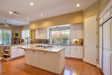 18-Kitchen