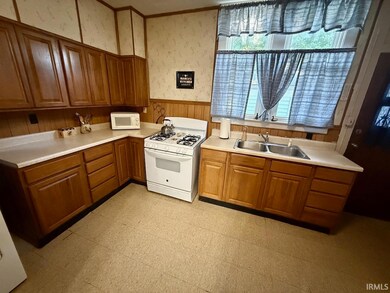 314 N Spring St, Princeton, IN 47670 - photo 6