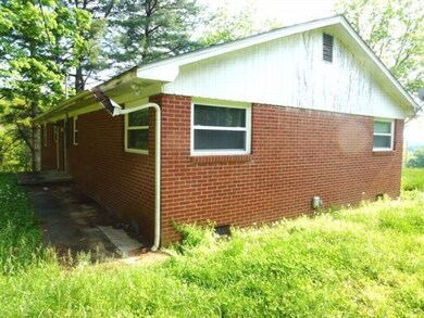 2530 Jellicorse Rd, Morristown, TN 37814 - photo 5