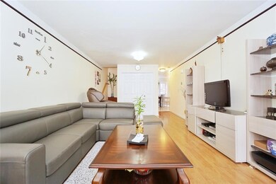 84 Sencea St, Staten  Island, NY 10310 - photo 5