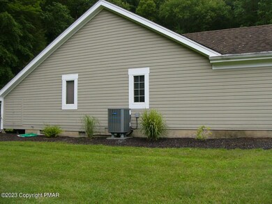119 Duck Hollow Cir, Stroudsburg, PA 18360 - photo 4