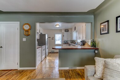 824 W 25th Blended-6