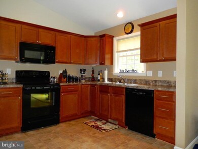 185 Fort King Dr, Colonial Beach, VA 22443 - photo 5