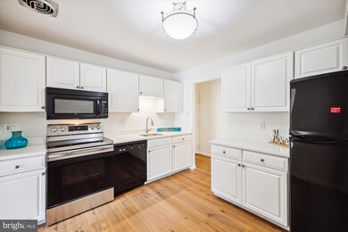 11409 Commonwealth Dr unit 102, Rockville, MD 20852 - photo 5