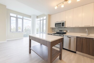 1524 Sheepshead Bay Rd unit 3C, Brooklyn, NY 11235 - photo 4