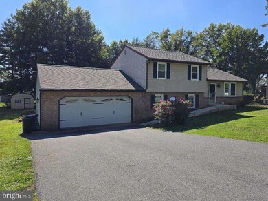 8 Sherri Ln, Lititz, PA 17543 - photo 3