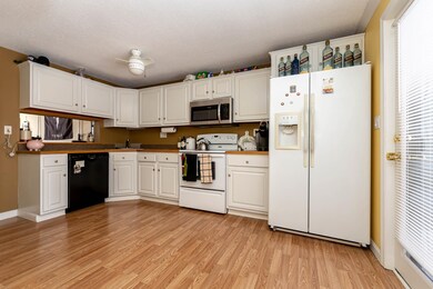 100 Bartemus Trail unit U94, Nashua, NH 03063 - photo 4