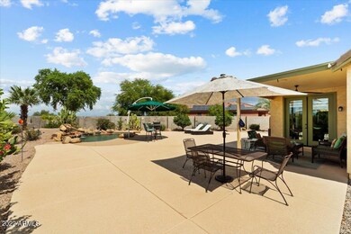 Huge Patio for Entertaining!!