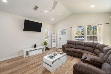 7-web-or-mls-572 E Picasso Cir-03