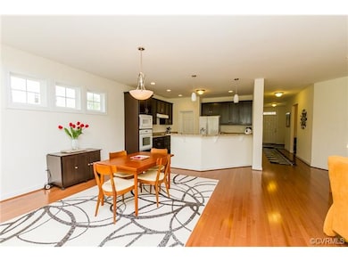 Eat-in Kitchen