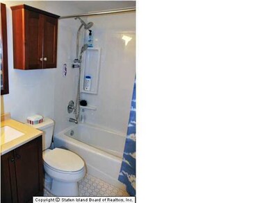 65 Elmwood Park Dr unit 21, Staten Island, NY 10314 - photo 6