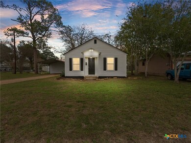 107 Mulberry St, Hallettsville, TX 77964 - photo 4