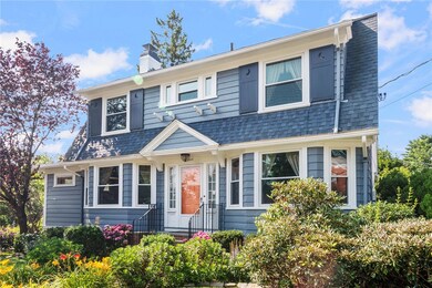 357 Rochambeau Ave, Providence, RI 02906 - photo 2