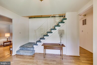 1902 Creek Crossing Rd, Vienna, VA 22182 - photo 7