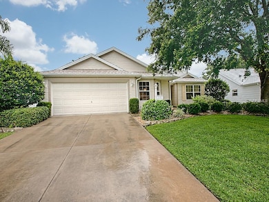 7343 SE 173rd Arlington Loop, The Villages, FL 32162 - photo 2