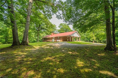 1130 Hawk Ridge Rd, King, NC 27021 - photo 5