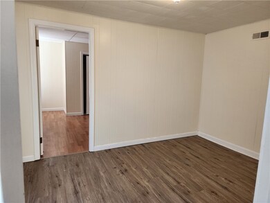 4 Smith St, Warwick, RI 02886 - photo 2