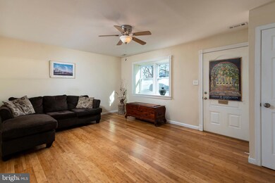 6429 Continental Dr unit 6429, Glen Burnie, MD 21061 - photo 4