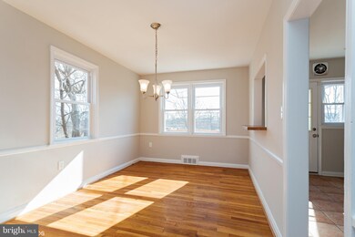 1321 Meridene Dr, Baltimore, MD 21239 - photo 6