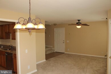 9262 Cardinal Forest Ln unit 301, Lorton, VA 22079 - photo 4