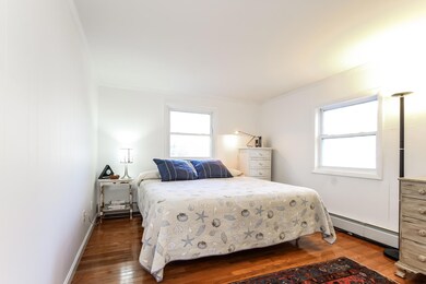 005-photo-master-bedroom-6866598