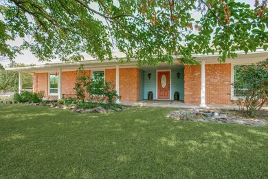 This closeup of the front door is very inviting so Come on In!