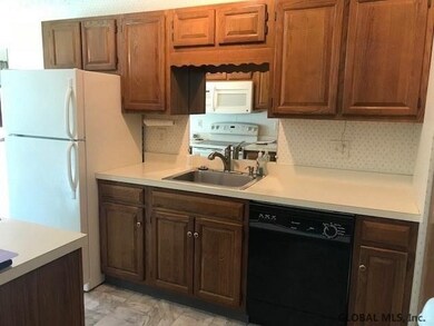 806 Cambridge Manor Dr, Schenectady, NY 12302 - photo 7