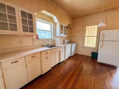 1060 Market St, Sainte Genevieve, MO 63670 - photo 7