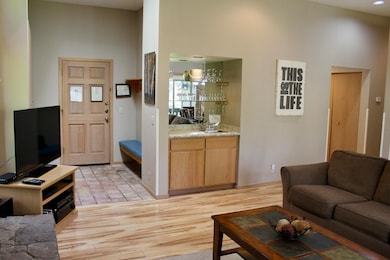 3-Entry-Bar-R44
