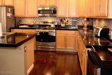 KITCHEN 1