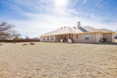 220 Amanda Dr, Weatherford, TX 76088 - photo 5