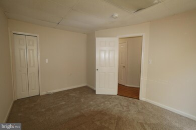 7170 Mahogany Dr, Hyattsville, MD 20785 - photo 3