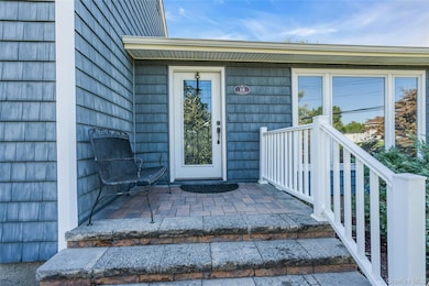 18 Haypath Rd, Bethpage, NY 11714 - photo 3