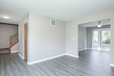 1446 Westbury Cir, North Aurora, IL 60542 - photo 3