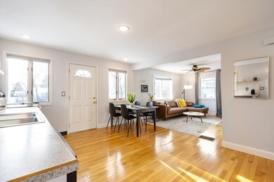 8 Tilton St, Newburyport, MA 01950 - photo 5