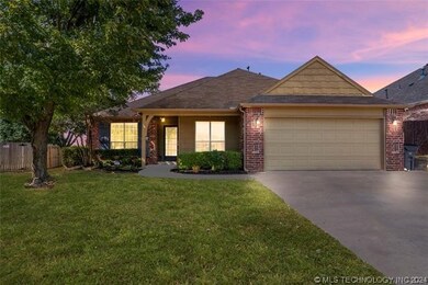 11906 S Juniper Ct, Jenks, OK 74037 - photo 2