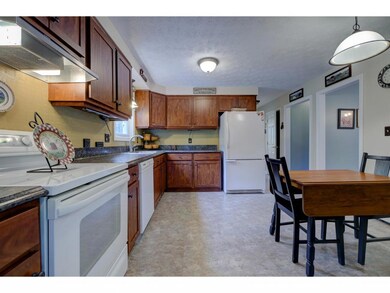 16 Shirley Way, Litchfield, NH 03052 - photo 4