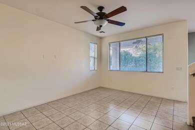 5-733161408-06 Living Room