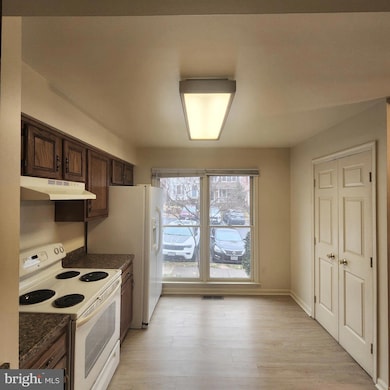 6054 Rockton Ct, Centreville, VA 20121 - photo 5