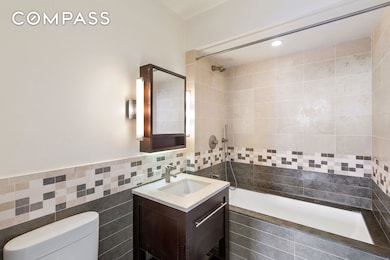 Chelsea Stratus unit 4F, New York, NY 10011 - photo 6