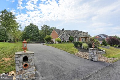 1647 Castlegreen Dr, Greencastle, PA 17225 - photo 2